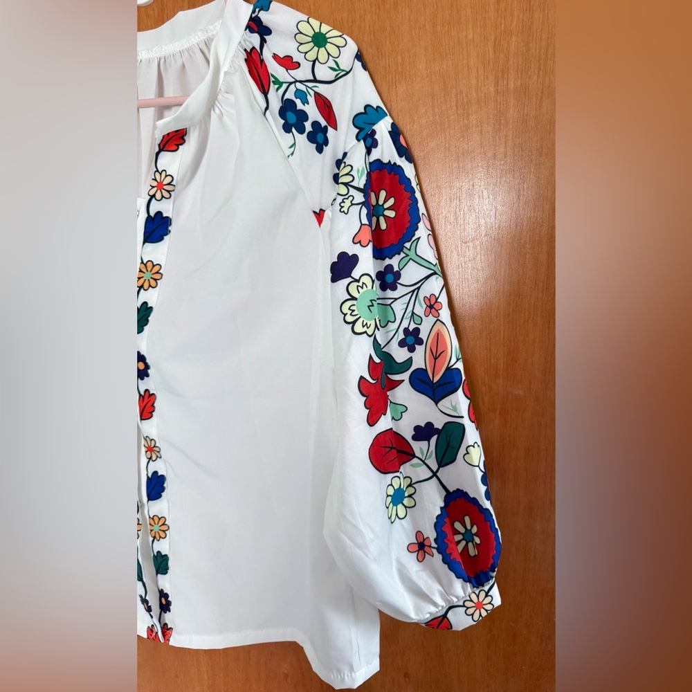 Bohemian NWOT Floral Embroidered blouse, L, P2P 20” - Picture 6 of 7